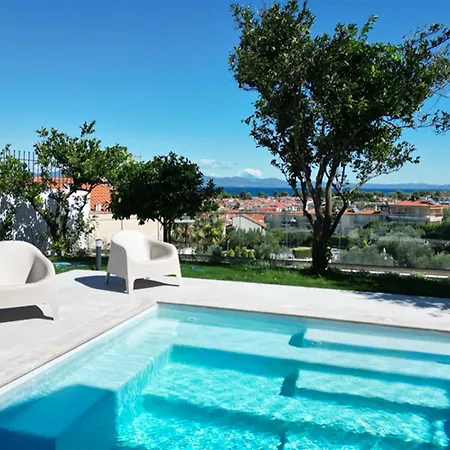 Mandarini Luxury 5 Bedrooms 12 Guests פפקוהורי