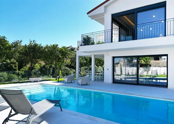 Mandarini Luxury 5 Bedrooms 12 Guests 别墅 佩科霍里