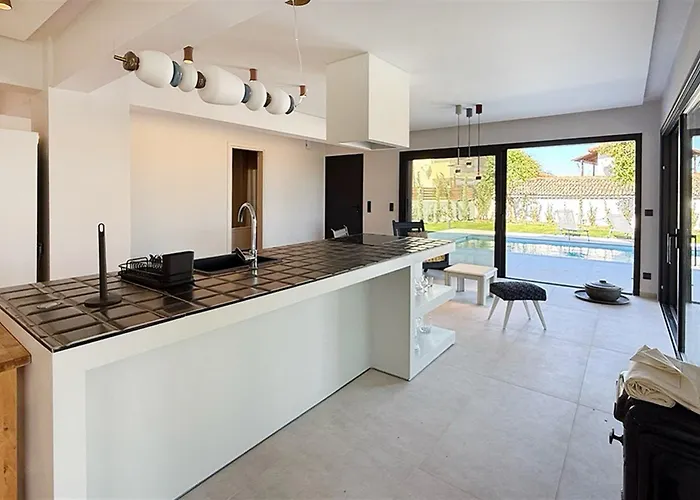 Mandarini Luxury 5 Bedrooms 12 Guests * 佩科霍里