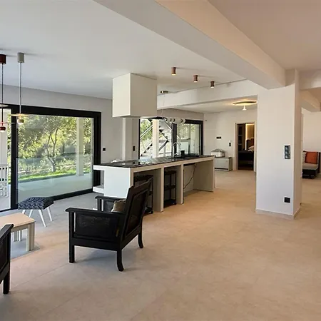 Mandarini Luxury 5 Bedrooms 12 Guests